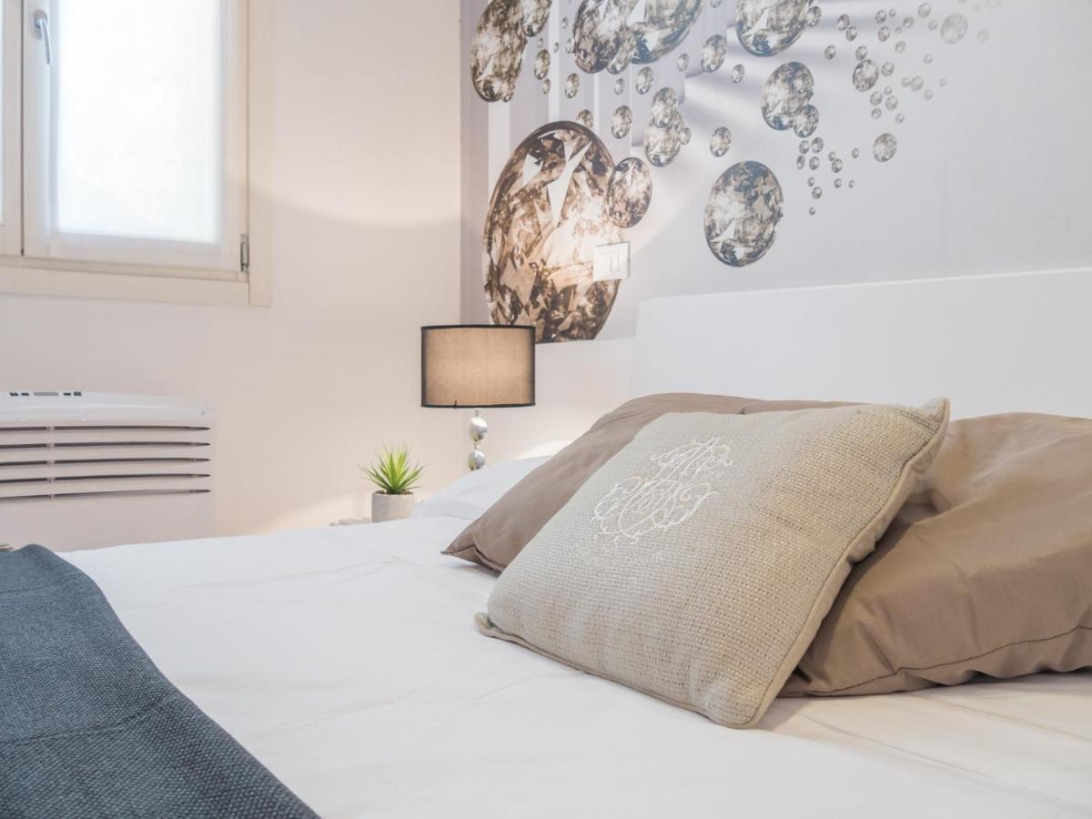 San Polo Design Apartments By Wonderful Italy เวนิส ภายนอก รูปภาพ